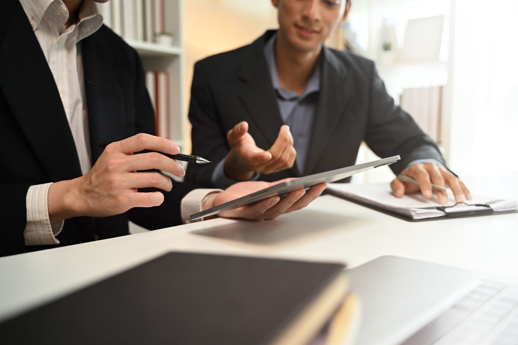 Attorney and expert meeting