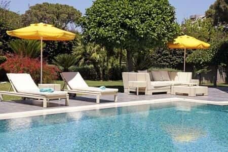 Broken Outdoor Furniture Causes Serious Injuries