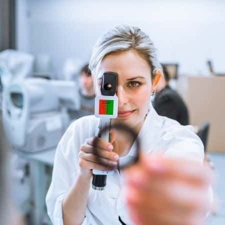 Ophthalmology expert witness advises on man’s vision loss from laser eye surgery