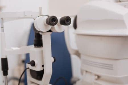 Patient Suffers Cornea Damage Following Laser Eye Surgery