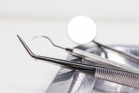 Severe Oral Infection Spreads After Minor Dental Procedure