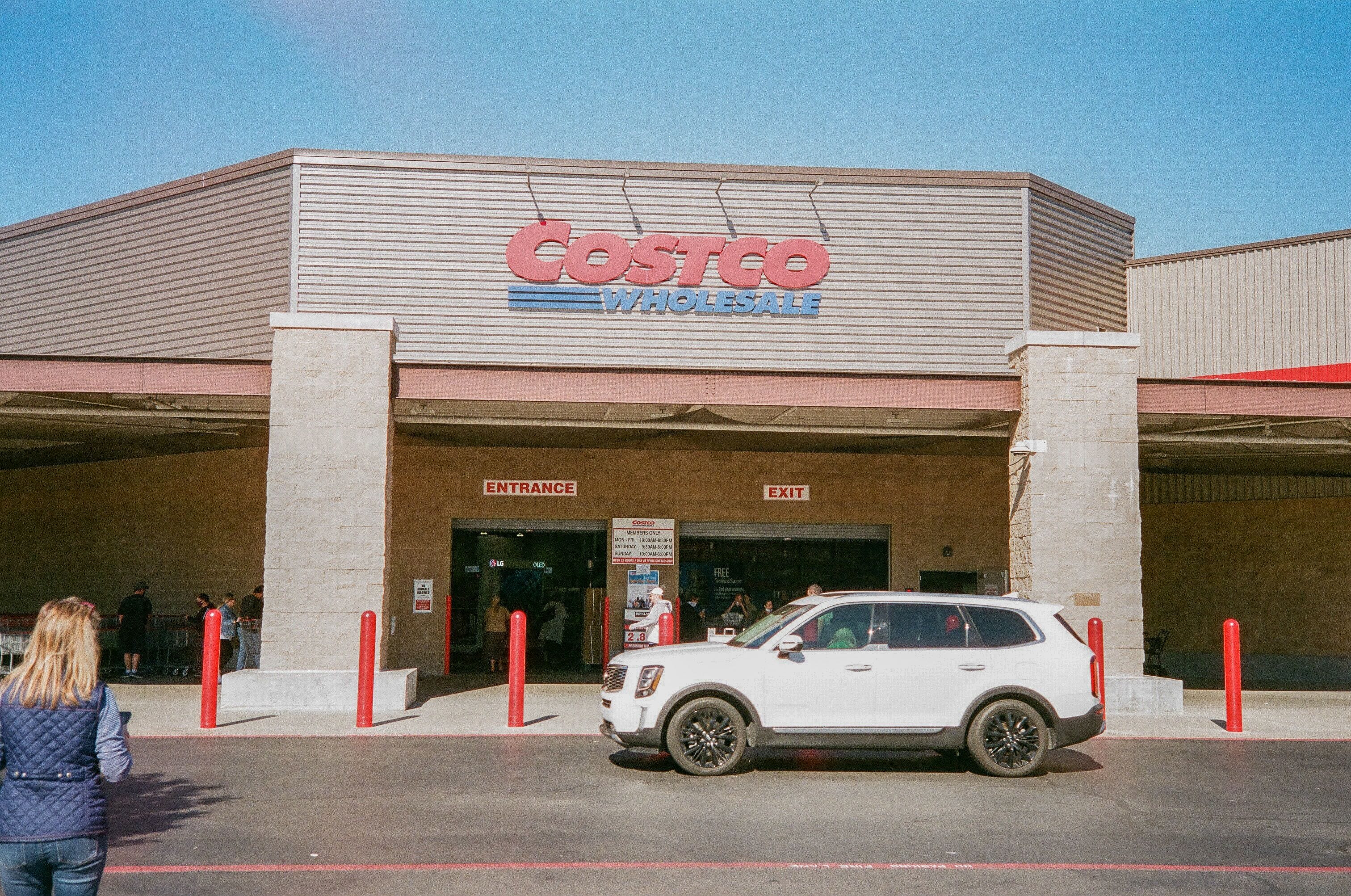 Costco Ordered to Reveal Flooring Policies in Slip-And-Fall Lawsuit