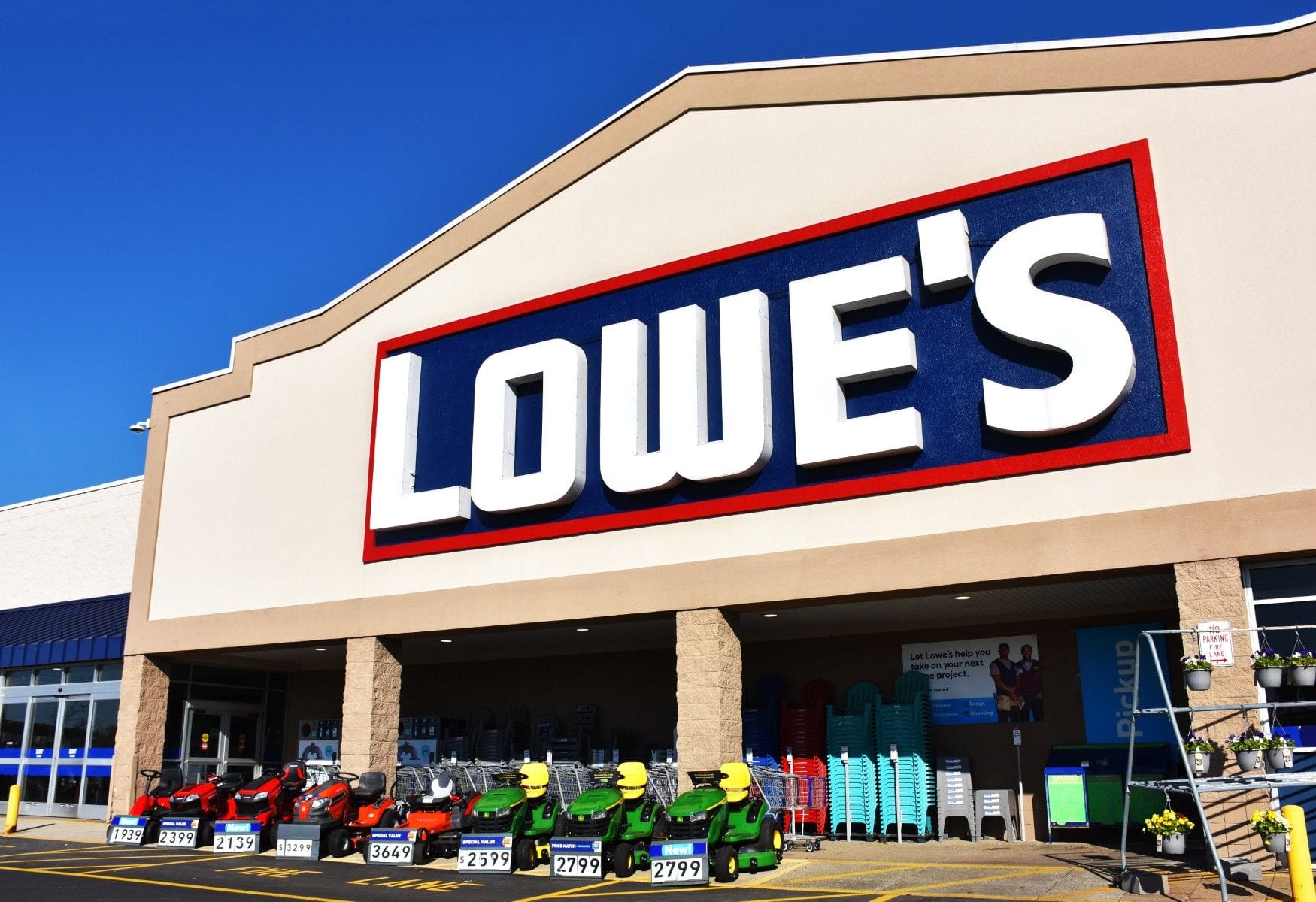 Lowe's store