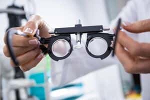 Leading Ophthalmology Expert Witness Evaluates Permanent Vision Loss After Retinal Detachment