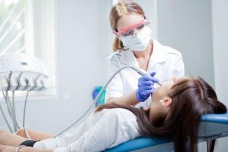 Toxicology expert witness advises on a dental case involving an aerosol dust remover